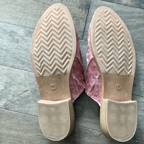 Seychelles crushed velvet slip on shoe size 6 - Picture 4 of 4